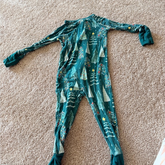 Little sleepies Christmas set 6-12 months - Picture 3 of 10